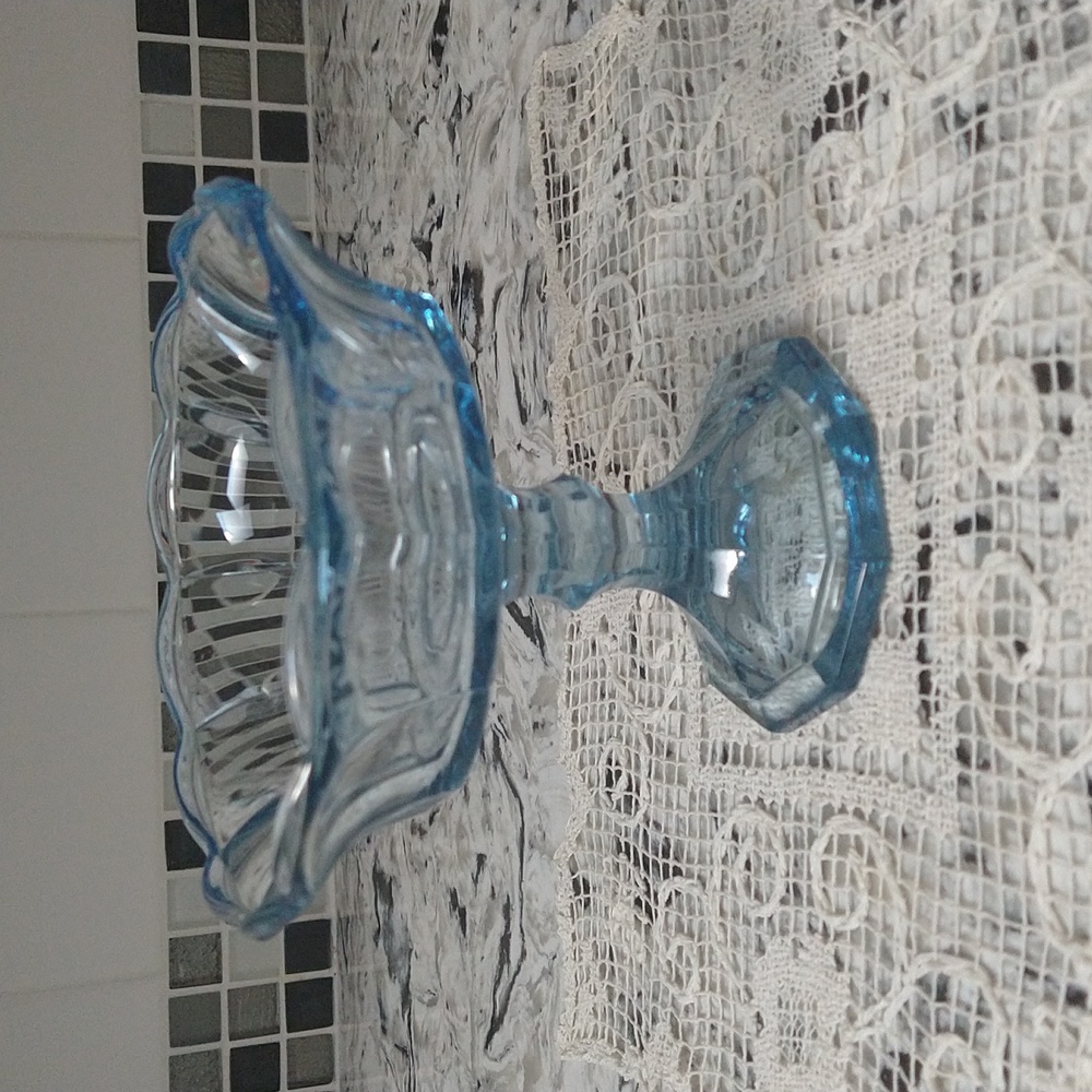 Vintage Fostoria Scalloped Edged Glass Pedestal Compote/Candy Dish